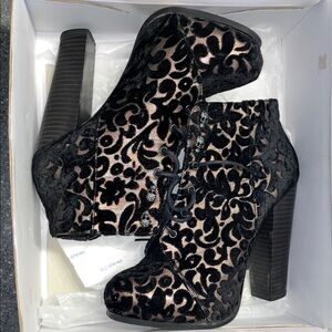 Elegant Black Velvet Lace-Up Ankle Boots